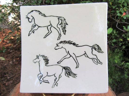 Tile/3 Horses/Stoneware